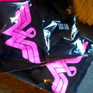 Tee shirts